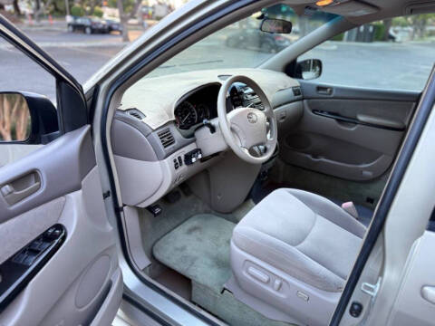 2005 Toyota Sienna CE 7 Passenger