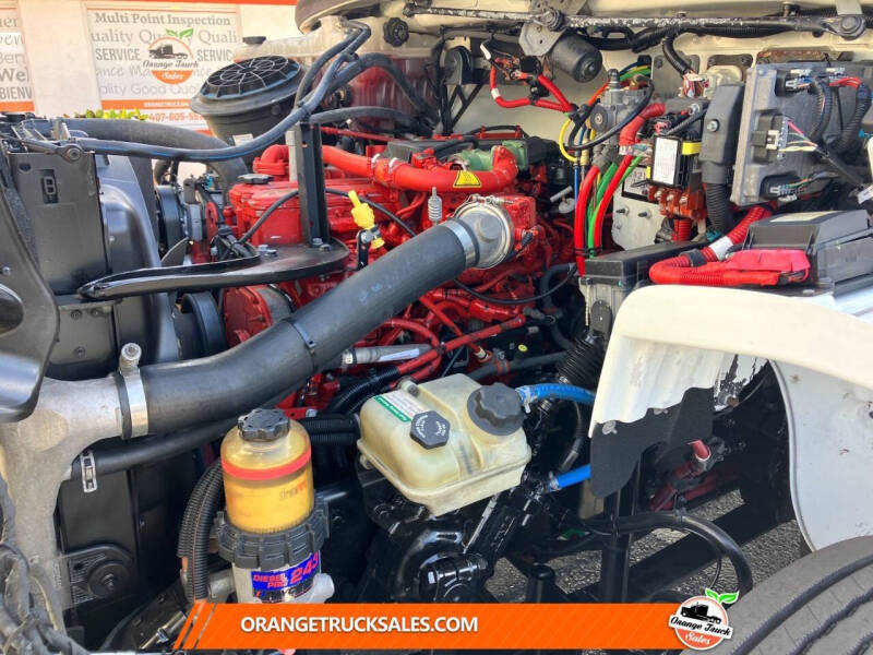 2017 Freightliner M2 106