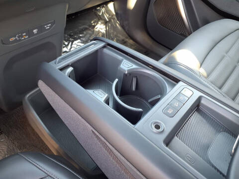 2024 Kia EV9 Land