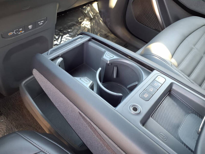 2024 Kia EV9 Land