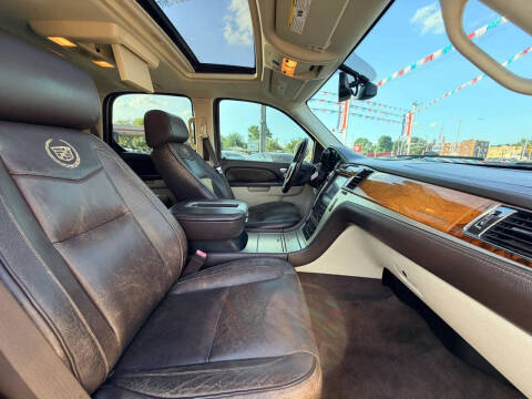 2013 Cadillac Escalade Platinum Edition