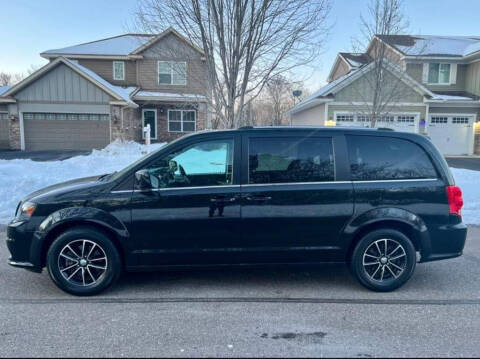 2019 Dodge Grand Caravan for sale at You Win Auto in Burnsville MN