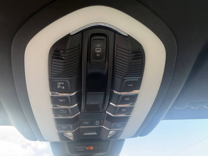 2017 Porsche Macan S