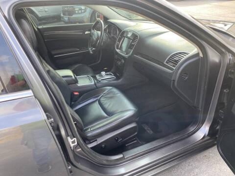 2016 Chrysler 300 Limited