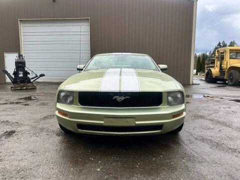 2005 Ford Mustang V6 Deluxe