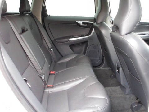 2016 Volvo XC60 T5 Drive-E Premier