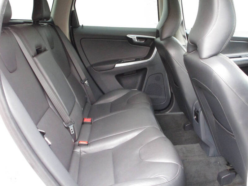 2016 Volvo XC60 T5 Drive-E Premier