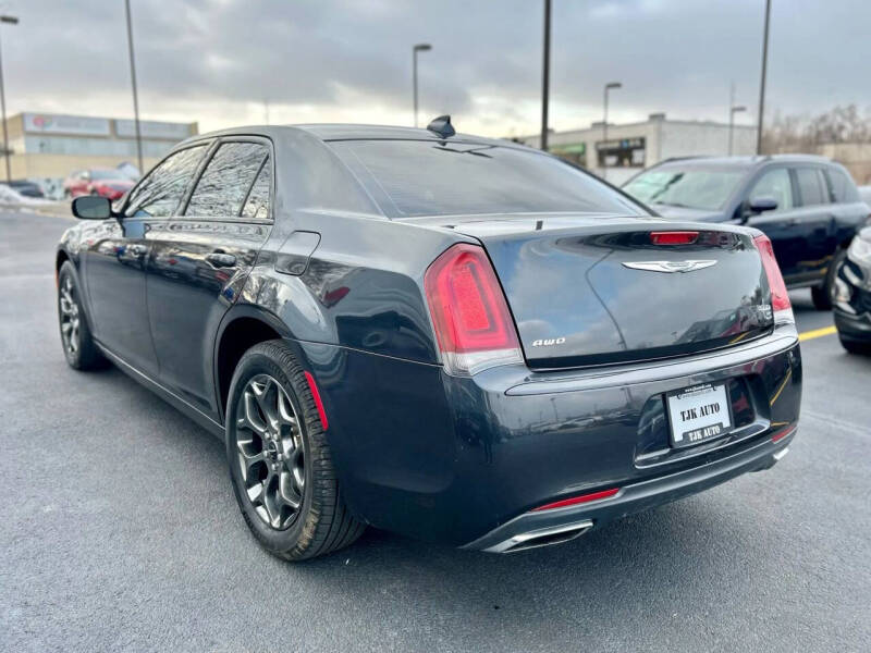 2017 Chrysler 300