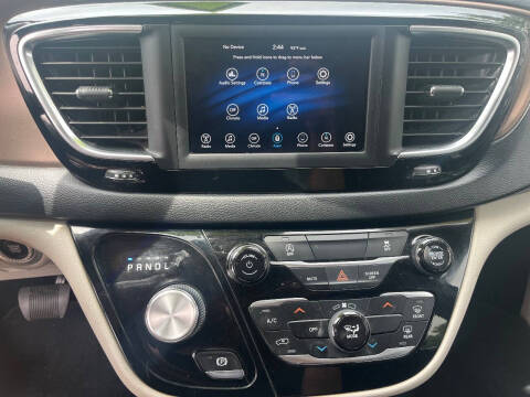 2020 Chrysler Voyager LXi