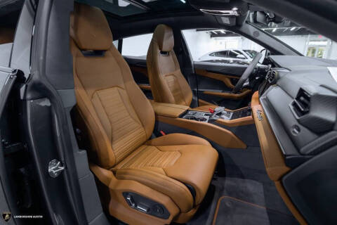 2025 Lamborghini Urus SE