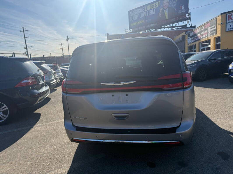 2021 Chrysler Pacifica Touring L