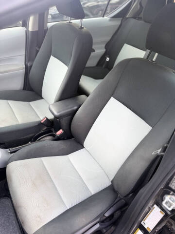 2014 Toyota Prius c Two