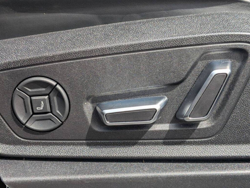 2019 Audi e-tron quattro Prestige