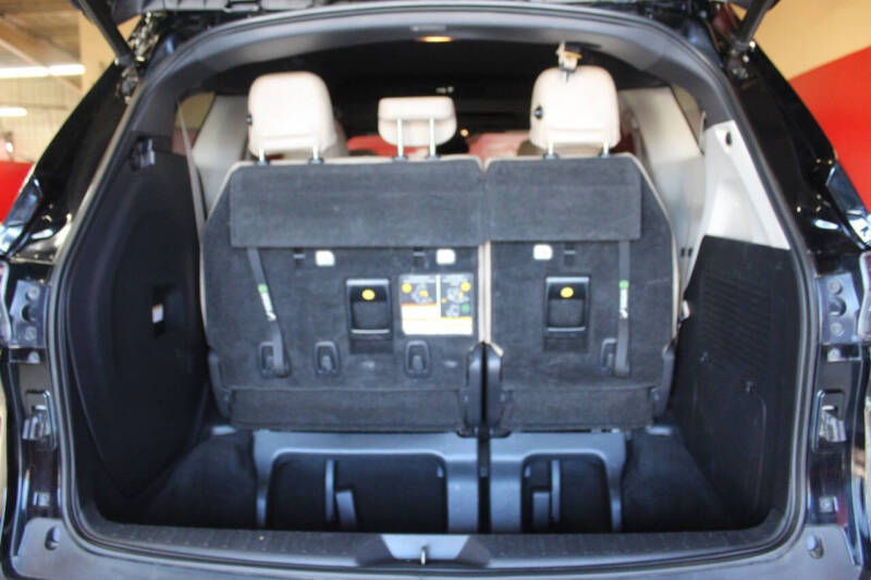 2021 Toyota Sienna XLE 8-Passenger