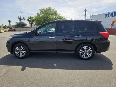 2017 Nissan Pathfinder SV