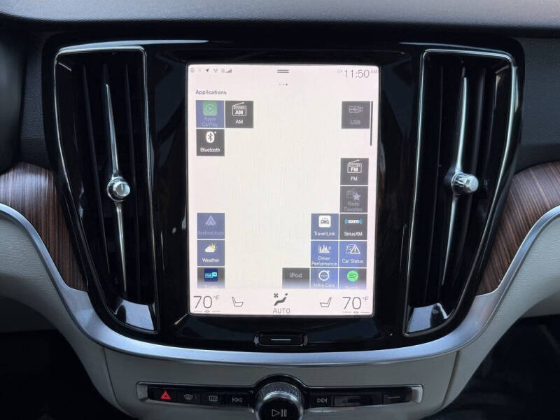 2022 Volvo S60 B5 Momentum