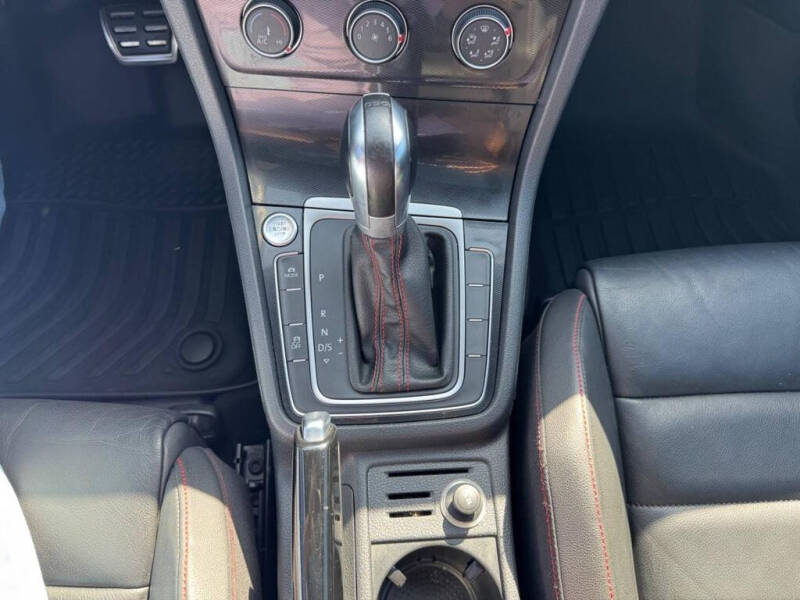 2015 Volkswagen Golf GTI SE