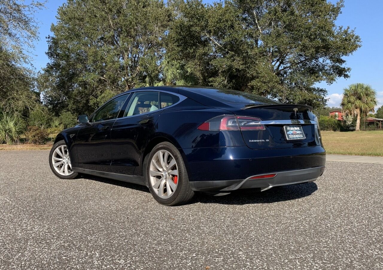2014 Tesla Model S 20