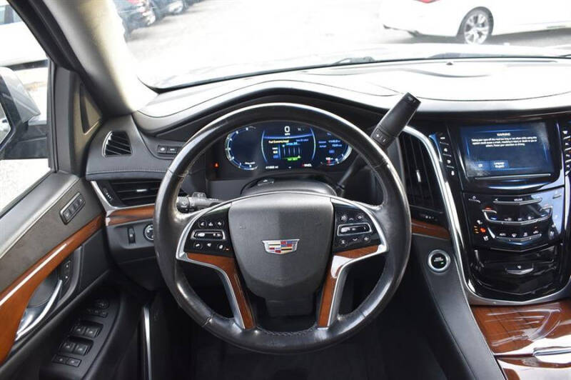 2018 Cadillac Escalade ESV Luxury