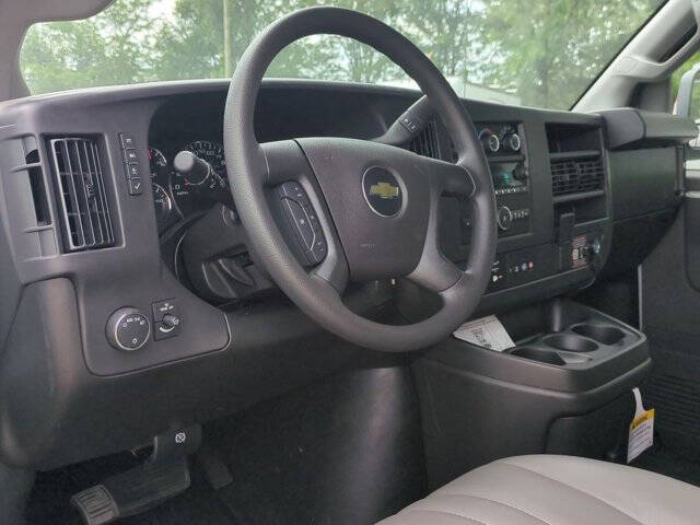 2025 Chevrolet Express 2500