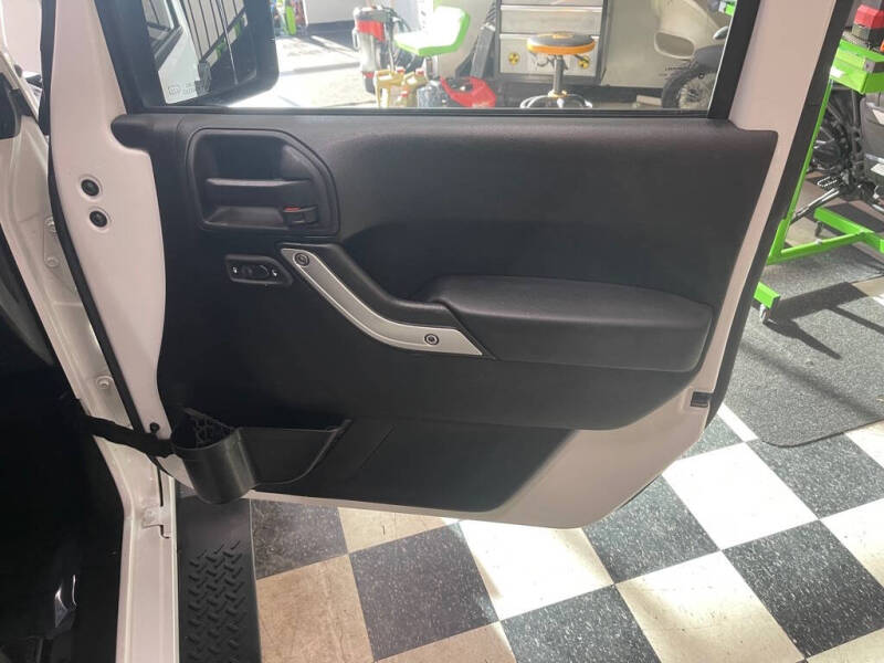 2013 Jeep Wrangler Sahara