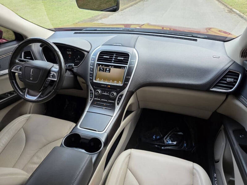 2019 Lincoln Nautilus Select