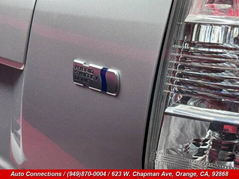 2014 Toyota Prius v Five