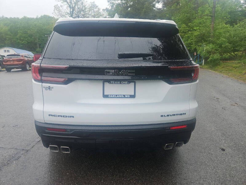 2026 GMC Acadia Elevation