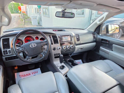 2013 Toyota Sequoia SR5