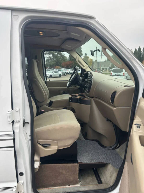 2008 Ford E-Series E-250 SD