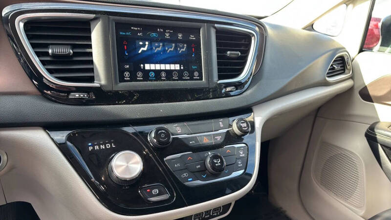 2021 Chrysler Voyager LXi