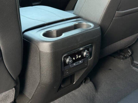 2025 Chevrolet Suburban LT