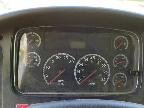 2010 Freightliner M2 106