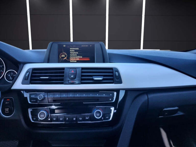 2016 BMW 3 Series 320i