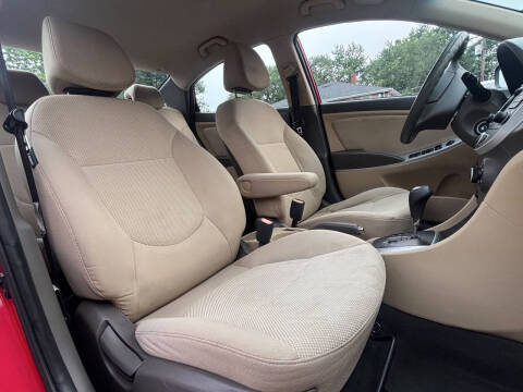 2013 Hyundai Accent GLS
