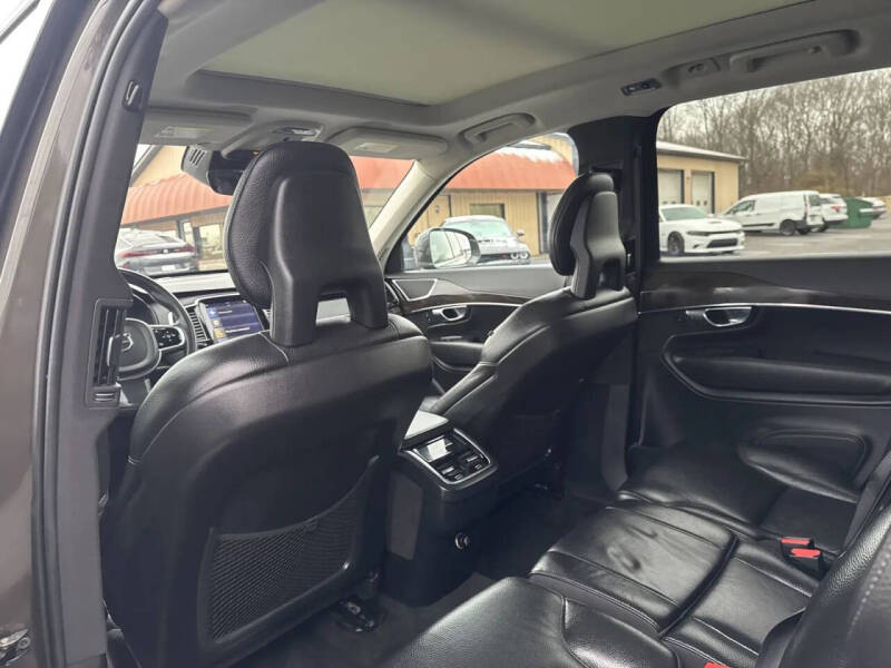 2018 Volvo XC90 T6 Momentum