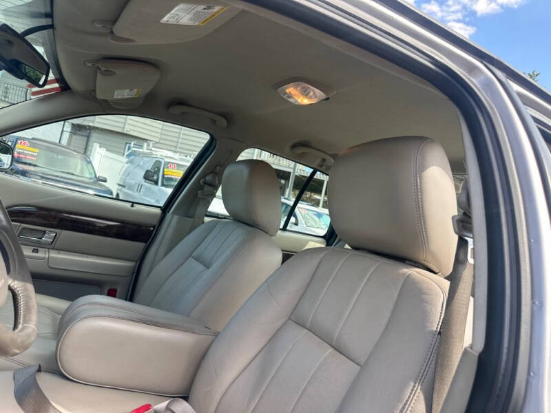 2011 Mercury Grand Marquis LS