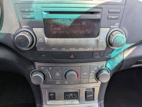 2012 Toyota Highlander SE