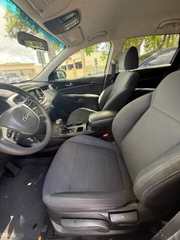 2019 Kia Sorento LX