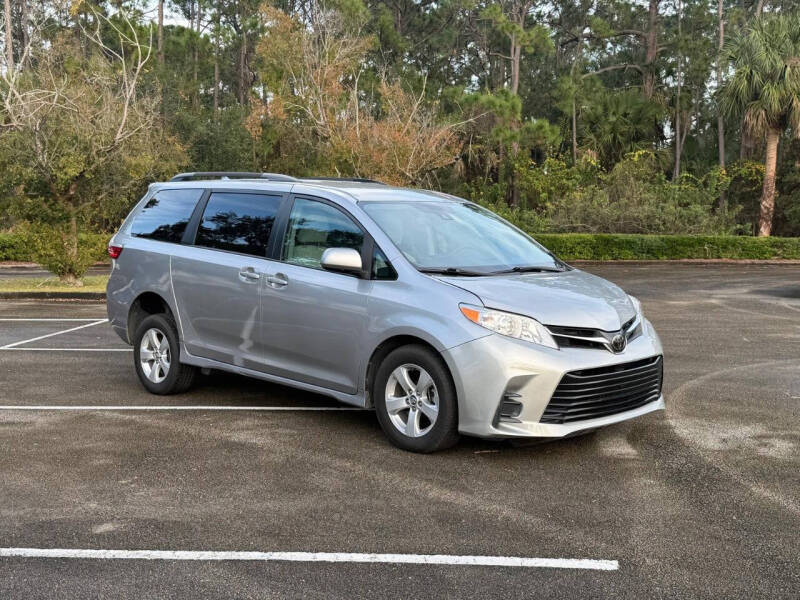 2018 Toyota Sienna LE Mobility 7-Passenger