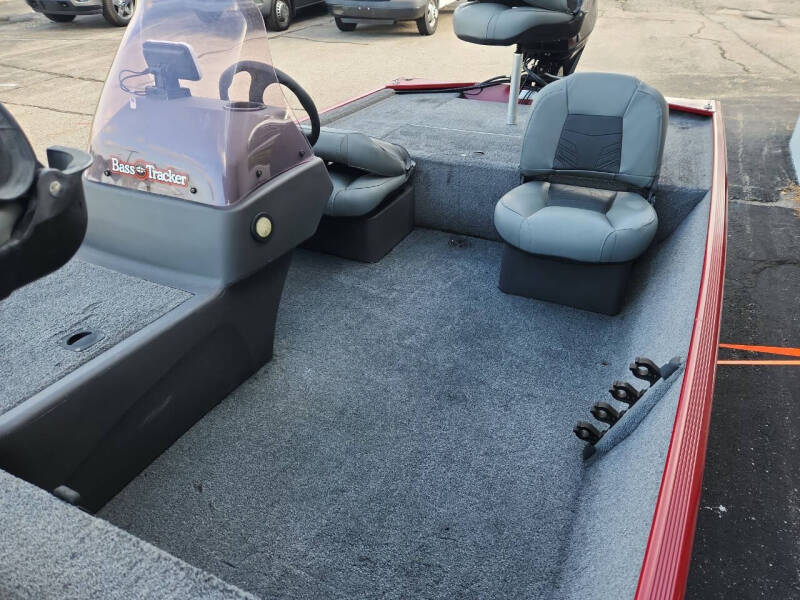 2020 Tracker Classic  XL