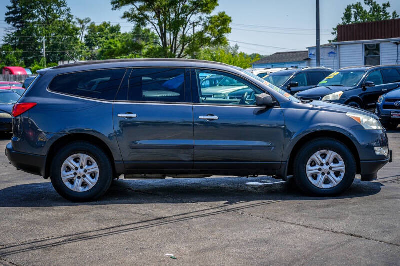 2011 Chevrolet Traverse LS
