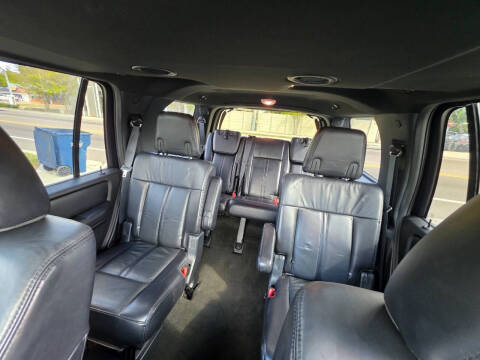 2017 Lincoln Navigator Select