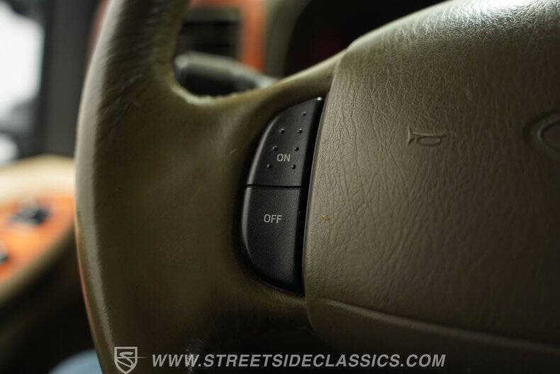 2000 Ford Excursion XLT