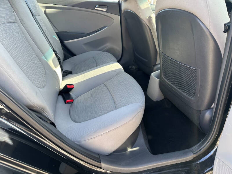 2017 Hyundai Accent SE