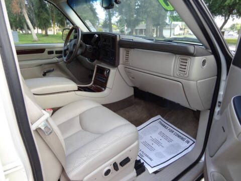 2003 Cadillac Escalade