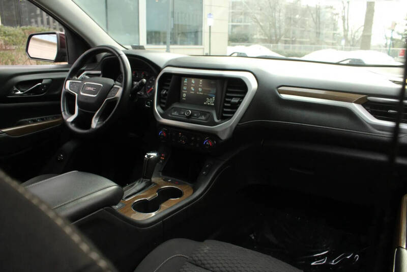 2017 GMC Acadia SLE-2