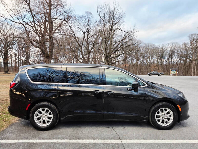 2017 Chrysler Pacifica LX