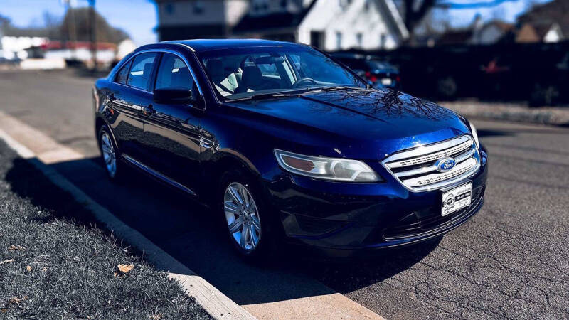 2011 Ford Taurus SE