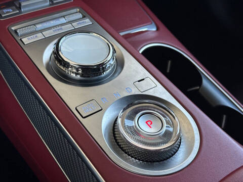 2023 Genesis GV70 2.5T Standard